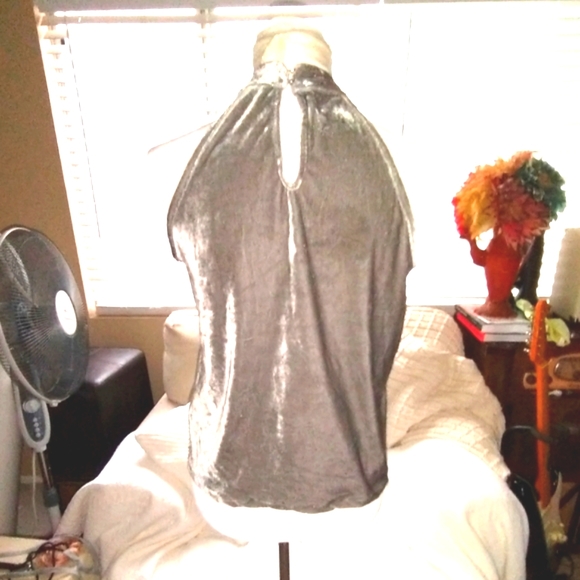 Cable & Gauge Sequin Velvet Halter Top - Picture 8 of 9